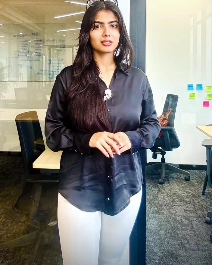 Nidhi Hooda working with the Growpido team
